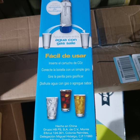 Fizzini carbonated soda maker - Picture 2 of 4